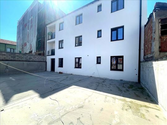 Novogradnja, trosoban, lux, velika terasa