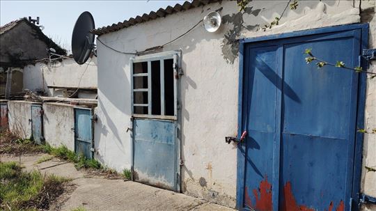 Porodična kuća Surduk