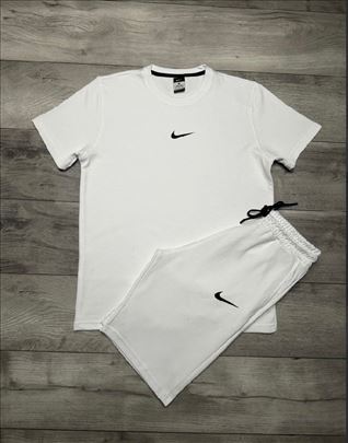 Beli nike komplet majica i šorc