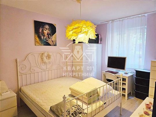 Perfektan stan na obali Dunava ID#9324