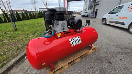 Polovan klipni kompresor 5,5 kW