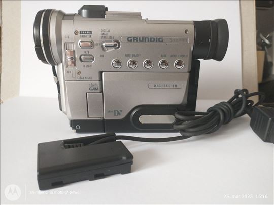 GRUNDIG DLC 2000 miniDV kamera