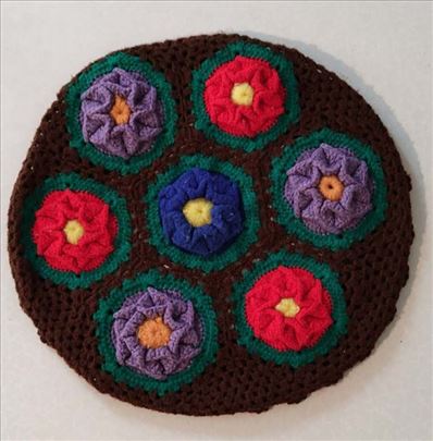 Bogati hekleraj za jastuče ili podmetač