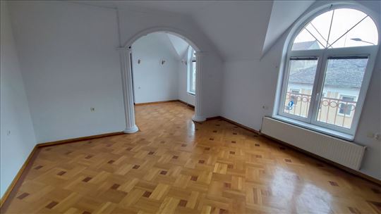 Troiposoban stan - Garaža - Hotel "Tamiš"