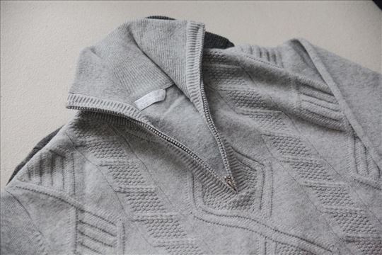 Džemper čista vuna sa zipom