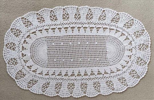 Heklani bez milje ručni rad  60x37 cm