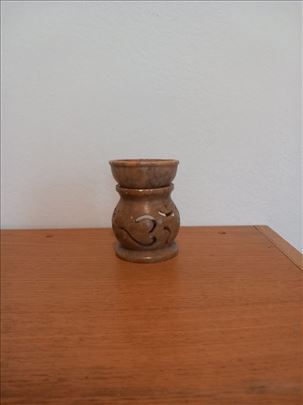Kameno postolje za mirisno ulje 