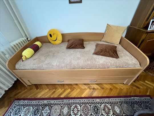 Prodajem krevet