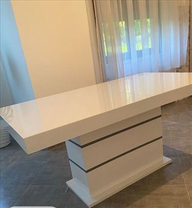 Stolovi (akcijska cena)