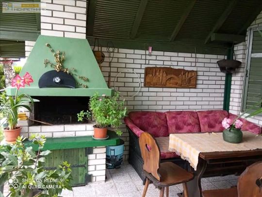 Povoljno se prodaje kuća u Vrnjcima pored magistra