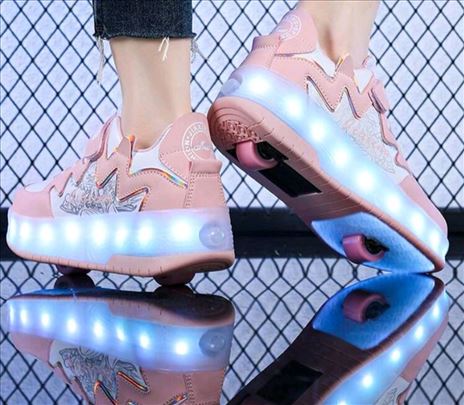 Patike roleri 2u1, može se menjati boja, usb punji