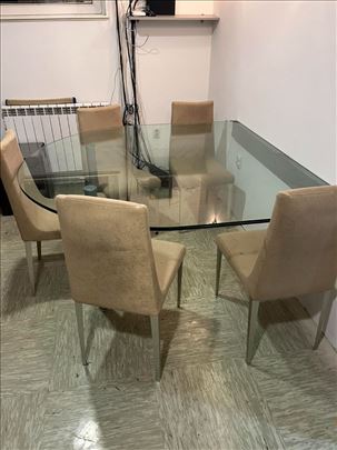 Sto od kaljenog stakla 160cm š 2cm d sa 5 stolica