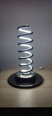 Unikatna industrial design lampa