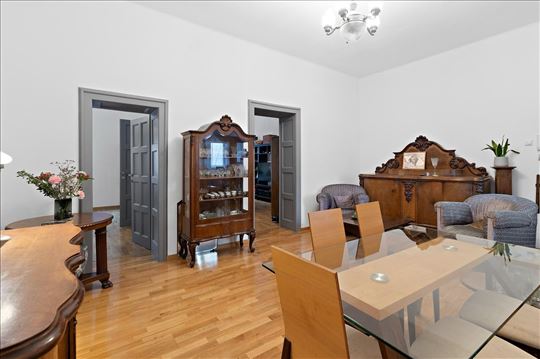Nušićeva, 3.5 salonski stan, 103m2, retko u ponudi