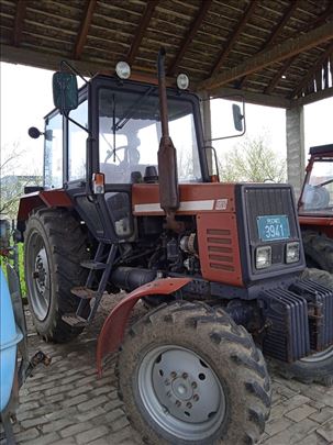 Prodajem traktor Belarus 920