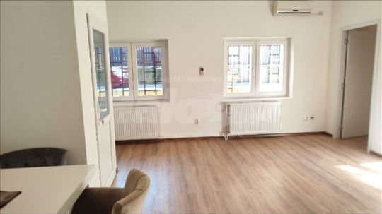 Banovo brdo generalno renoviran  59m2 