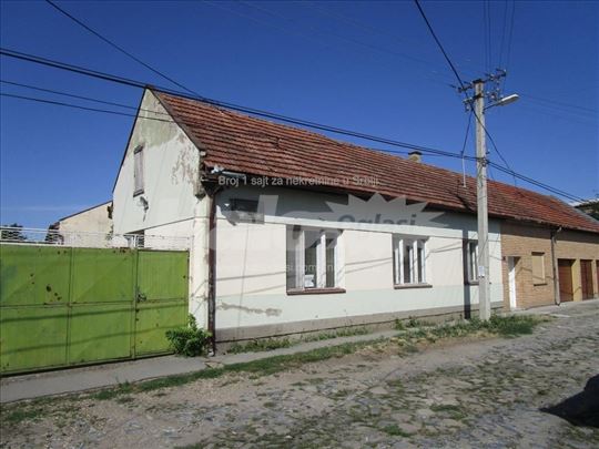 Senta - prodaja objekta-stovarišta sa zemljištem