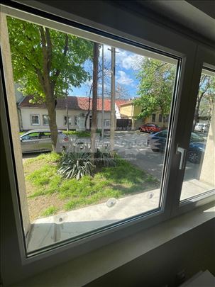 Stan 40m2 Zemun za Studente