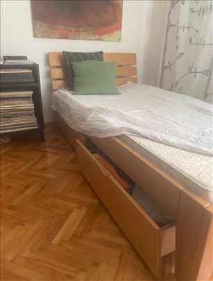 Krevet sa fiokama