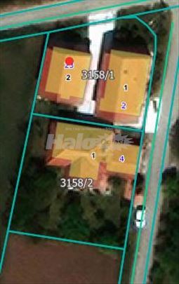 Prodajem deo placa 2.5a za gradnju sa dozvolom 