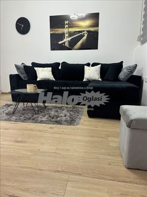 Izdajem lux stan Banovo brdo