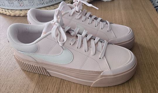 Nike Court Legacy lift