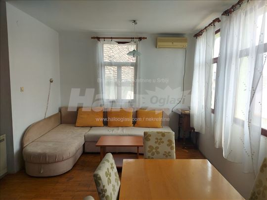 Стан 65 м2 Земун Гардошка, 450 Е