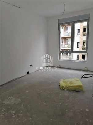 Novogradnja 2.5 stan na trećem spratu ID#7185