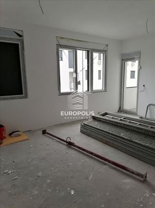 Novogradnja 3.0 stan na četvrtom spratu ID#7186