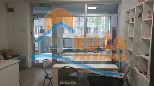 Izdaje se lokal kod Pravnog fakulteta, 25m2