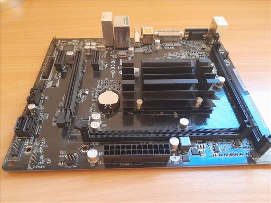Matična ploča ASRock Q1900M sa integrisanim proc