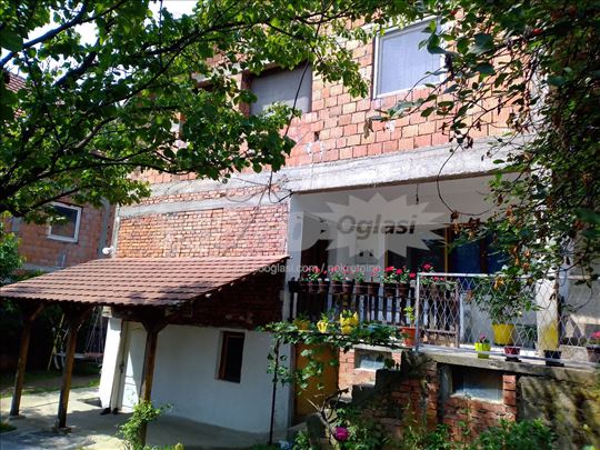 Grocka, prodajem kuću