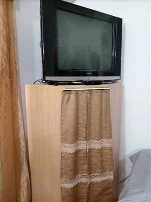 TV ispravan sa daljinskim
