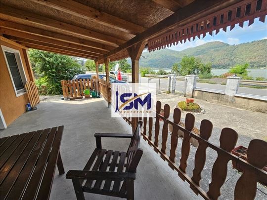 Golubac, odlična Kuća 200m2 na obali Dunava