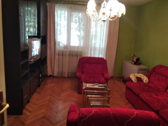 Karaburma, kod Nove okretnice, 2.0-60m2, namešten