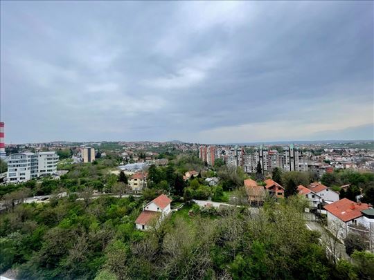 Banjica, renoviran, tri terase