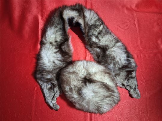 Okovratnik i šubara od polarne lisice