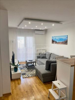 2.0 | Centar | Vukov spomenik  LUX