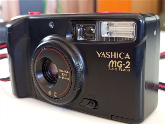 Yashica MG-2 