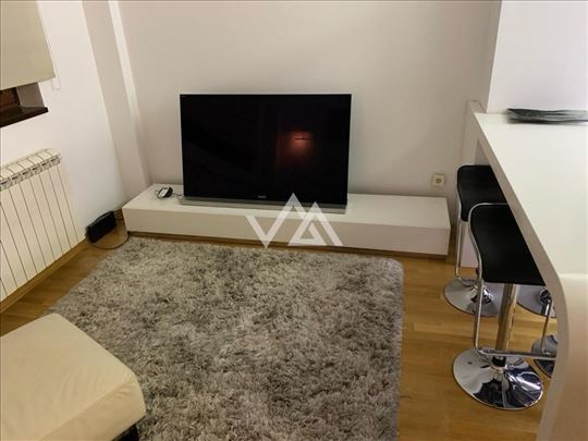 Izdaje se 2.0 stan, Palilula (Hala Pionir)