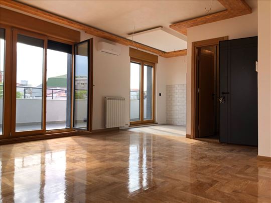 Lux stan kod Zire,100m2,3.0,2 terase,garaža