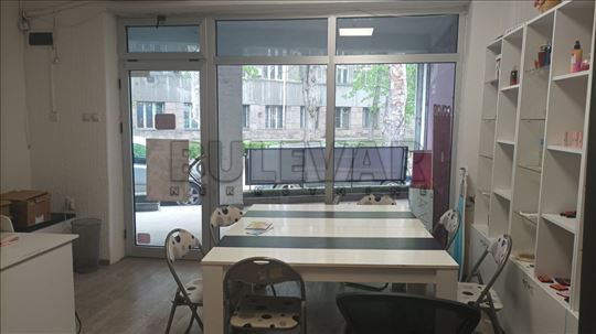 Izdaje se lokal kod Pravnog fakulteta, 25m2