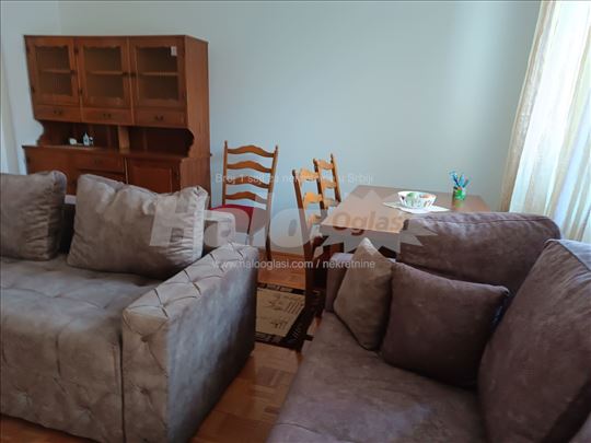 Jednoiposoban stan 50 m2 Zvezdara Dusana Radovica