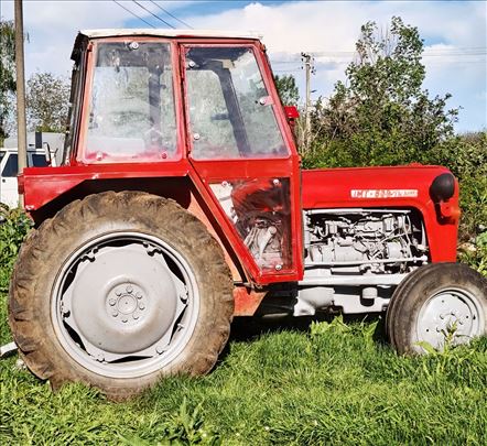 Traktor IMT 539