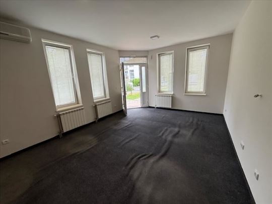 Zemun-Galenika-Poslovni prostor-40m2 ID#2942