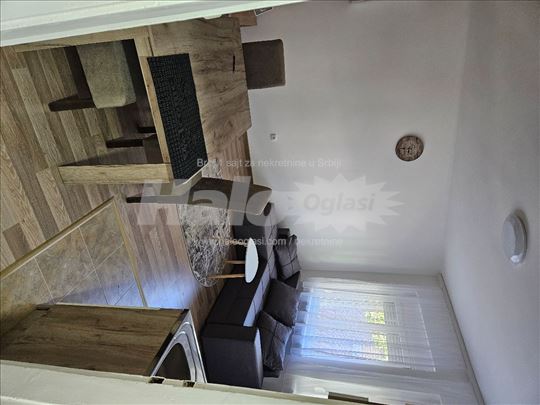 Izdajem stan 40m2 na Kanarevom brdu 