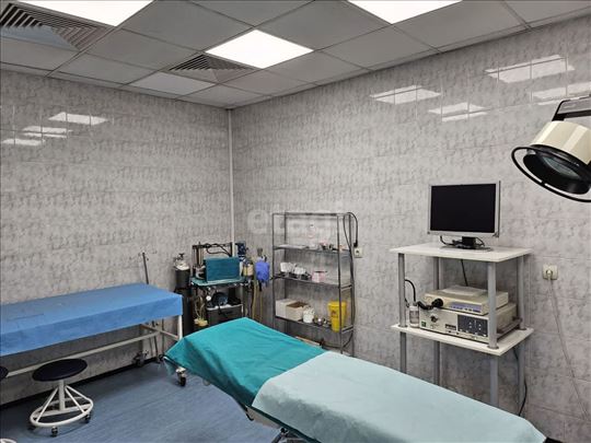 Medicinski opremljen poslovni prostor, 95 m²