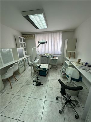 Opremljena stomatološka ordinacija na lepom mestu!
