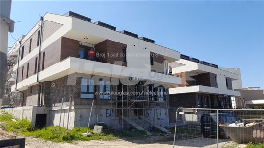 Sr Kamenica lux naselje pocetak Popovice