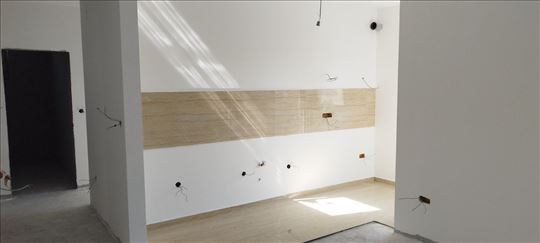 Batajnica, Kralja Radoslava, 72.88m2+parking mesto